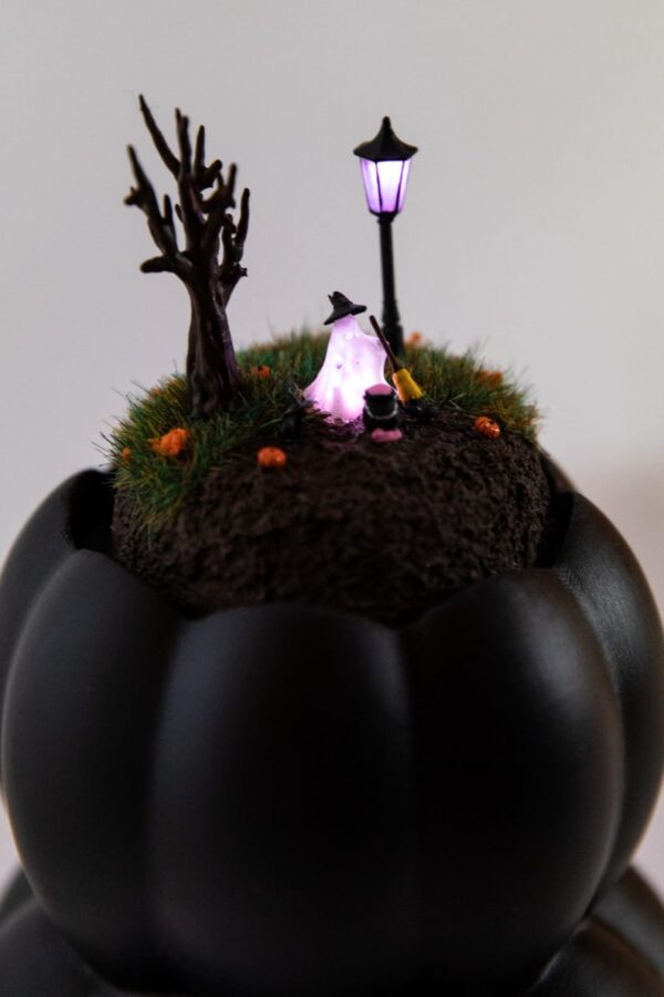 Spooky Halloween Ghost Mini Diorama - Image 2