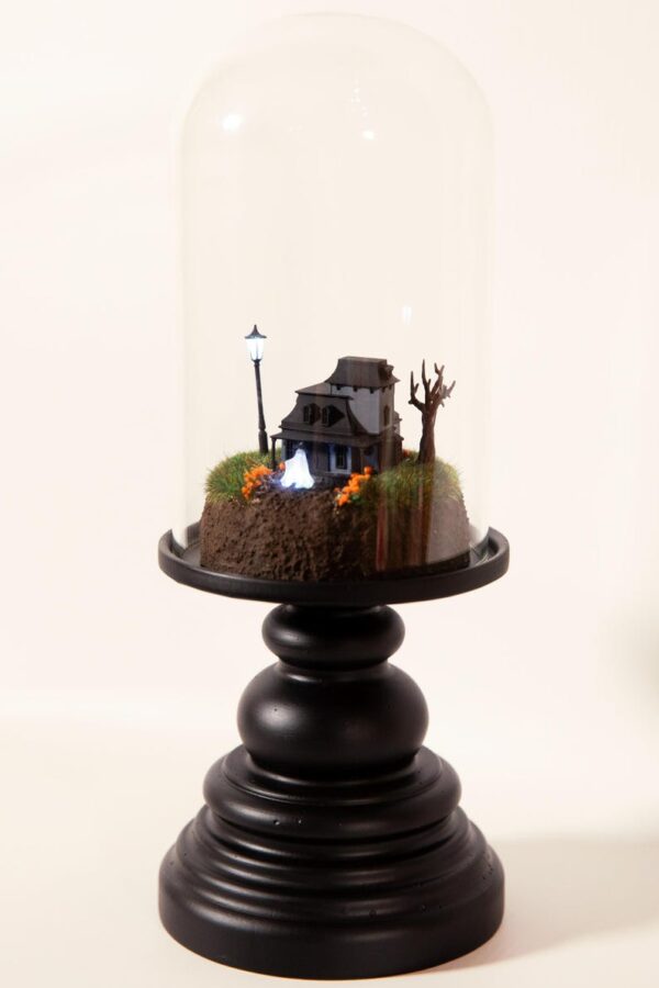 Pumpkin Ghost Haunted House diorama - Image 10